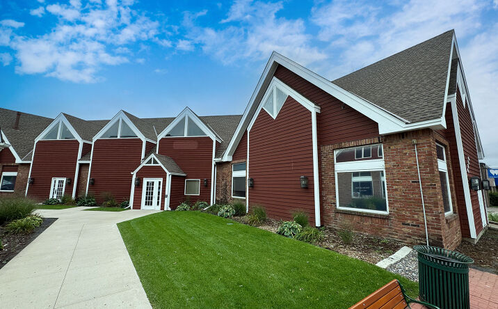Pictures of Retail, Office property located at 2214 5th St E, St Paul, MN 55119 for lease - image #1