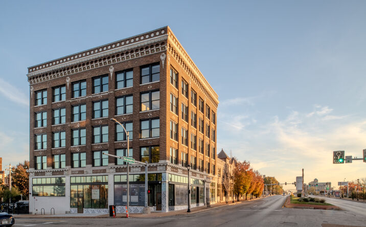 Pictures of Retail property located at 1500 S Grand Blvd, St. Louis, MO 63104 for lease - image #1