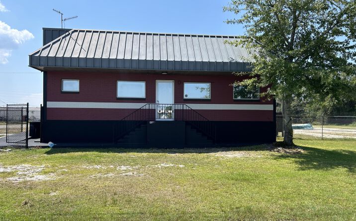 Pictures of Office, Land property located at 4020 Jefferson Avenue, Moss Point, MS 39563 for lease - image #1