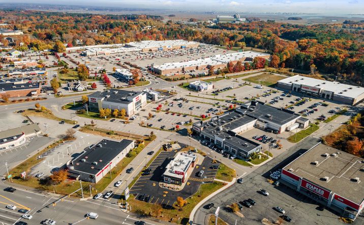 Pictures of Retail property located at 570 Lafayette Rd, Seabrook, NH 03874 for sales - image #1