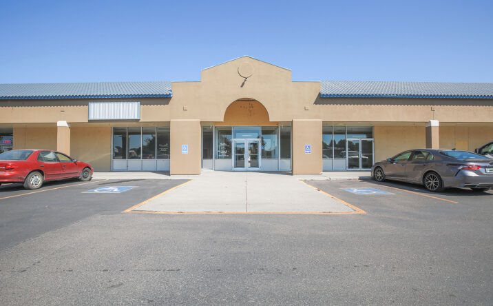 Pictures of Retail, Office, Restaurant property located at 2285 Overland Ave, Burley, ID 83318 for lease - image #1