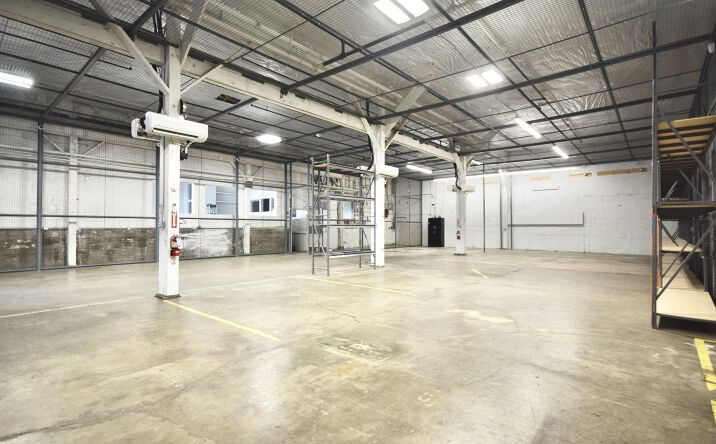 Pictures of Retail, Office, Industrial property located at 2801 SE 9th Ave, Portland, OR 97202 for lease - image #1
