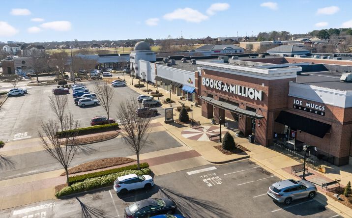 Pictures of Retail property located at 7274 Eastchase Pkwy, Montgomery, AL 36117 for lease - image #1