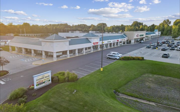 Pictures of Retail property located at 574 South Ave, Tallmadge, OH 44278 for sales - image #1