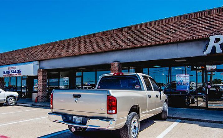 Pictures of Retail property located at 802‐822 w arkansas ln, Arlington, TX 76013 for lease - image #1