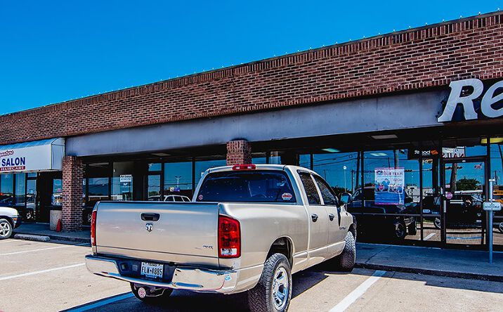 Pictures of Retail property located at 802‐822 w arkansas ln, Arlington, TX 76013 for lease - image #1