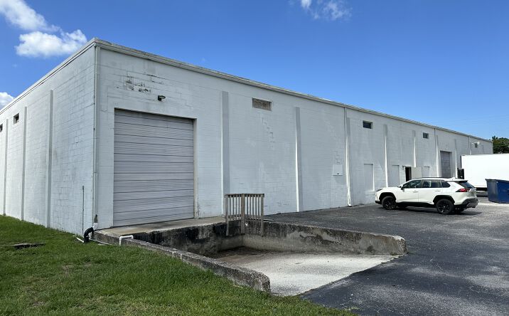 Pictures of Industrial property located at 4920 W La Salle St, Tampa, FL 33607 for lease - image #1