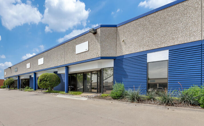 Pictures of Industrial property located at 2433 Lacy Ln, Carrollton, TX 75006 for lease - image #1