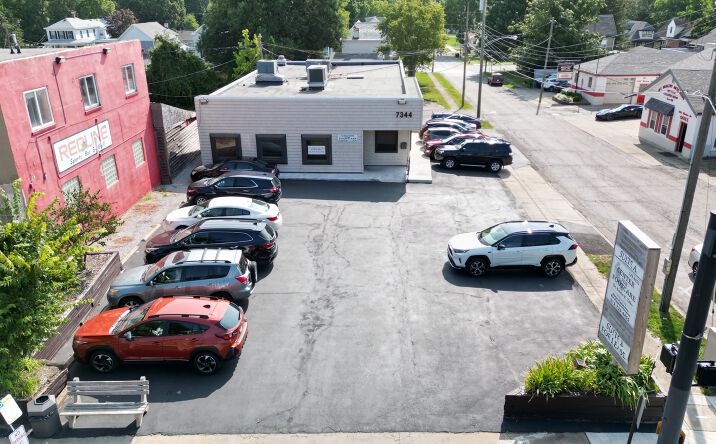 Pictures of Office property located at 7344 Hamilton Ave, Cincinnati, OH 45231 for lease - image #1
