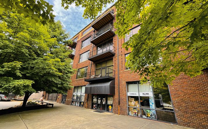 Pictures of Retail, Office, Restaurant property located at 1060 Worlds Fair Park Dr, Knoxville, TN 37916 for lease - image #1