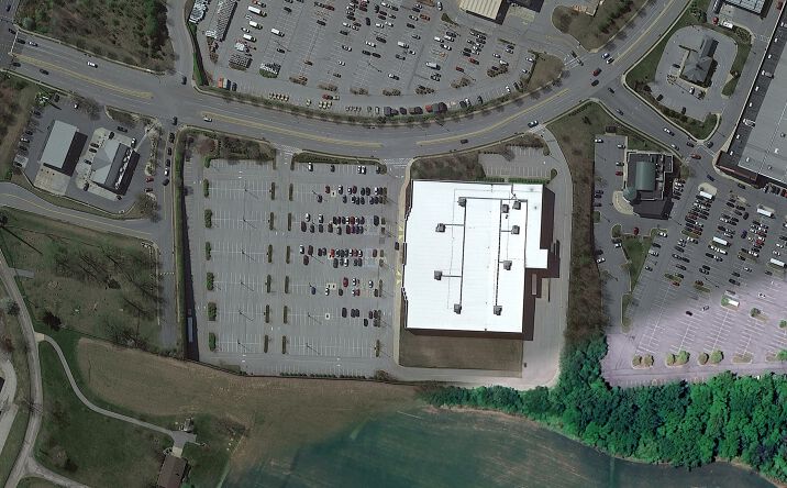 Pictures of Retail, Land property located at 840 Market St, Westminster, MD 21157 for lease - image #1