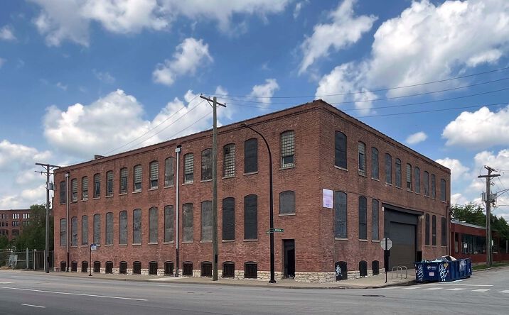 Pictures of Industrial property located at 900 W Cermak Rd, Chicago, IL 60608 for lease - image #1
