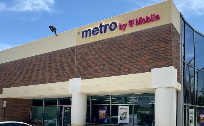 Pictures of Retail, Office property located at 3000 Oakwood Blvd, Hollywood, FL 33020 for lease - image #1