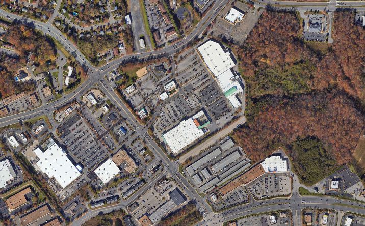 Pictures of Land property located at 13725 Foulger Square, Woodbridge, VA 22192 for lease - image #1
