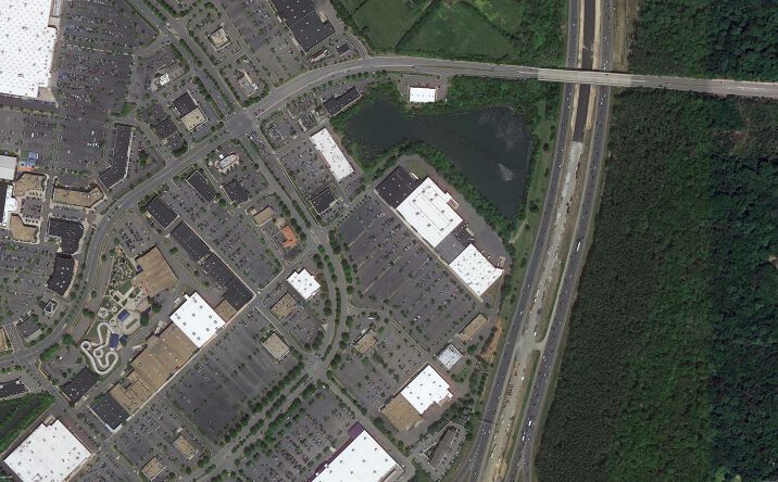 Pictures of Land property located at 1571 Carl D Silver Pkwy, Fredericksburg, VA 22401 for lease - image #1