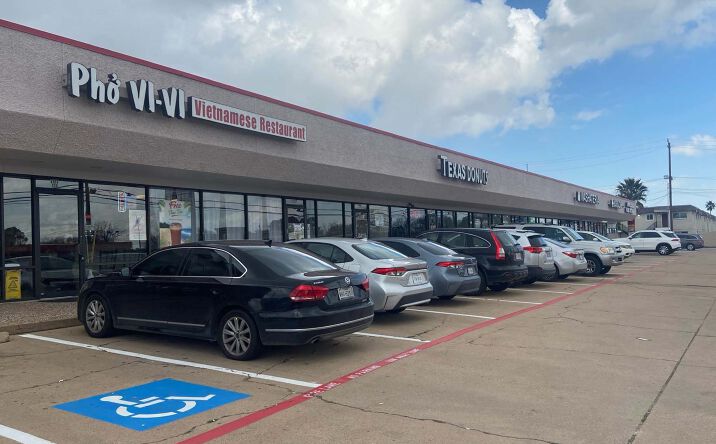 Pictures of Retail property located at 7127 Spencer Hwy, Pasadena, TX 77505 for lease - image #1