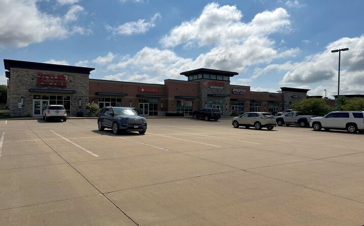 Pictures of Retail property located at 5300 Fountains Dr NE, Cedar Rapids, IA 52411 for lease - image #1