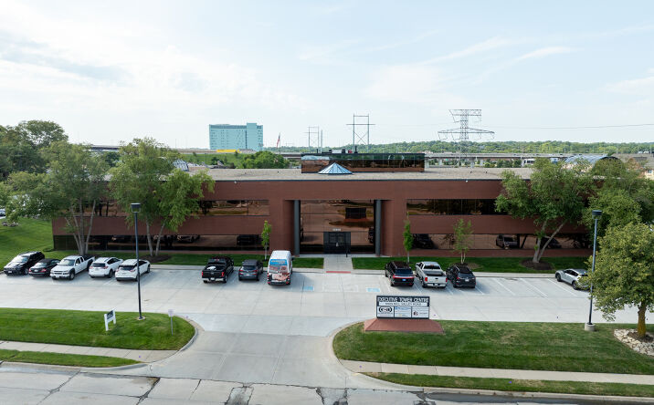 Pictures of Office property located at 10909 Mill Valley Rd, Omaha, NE 68154 for lease - image #1