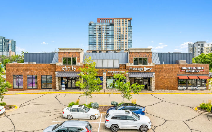 Pictures of Retail property located at 7101 France Avenue South, Edina, MN 55435 for lease - image #1