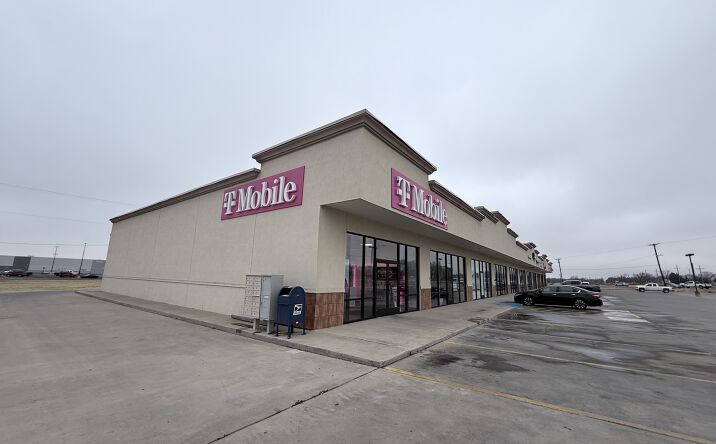 Pictures of Retail, Office, Restaurant property located at 1608 E Spruce St, Portales, NM 88130 for lease - image #1