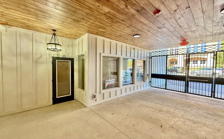 Pictures of Retail, Restaurant property located at 151 W Main St, Dothan, AL 36301 for lease - image #1