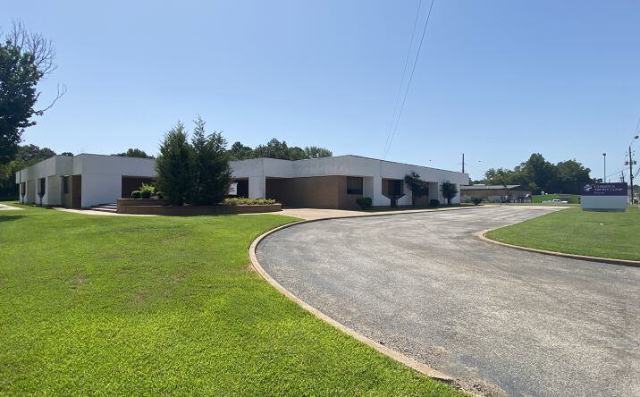 Pictures of Office, Special Purpose property located at 1718 S Henderson Blvd, Kilgore, TX 75662 for lease - image #1