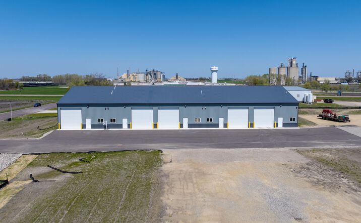 Pictures of Retail, Industrial property located at 700 Armstrong Dr, Fairmont, MN 56031 for lease - image #1