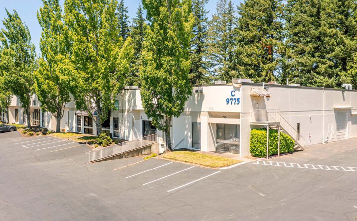 Pictures of Industrial property located at 9775 SW Commerce Cir, Wilsonville, OR 97070 for lease - image #1