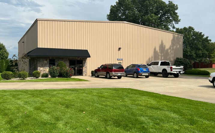 Pictures of Retail, Industrial property located at 2524 Toledo Rd, Elkhart, IN 46516 for lease - image #1