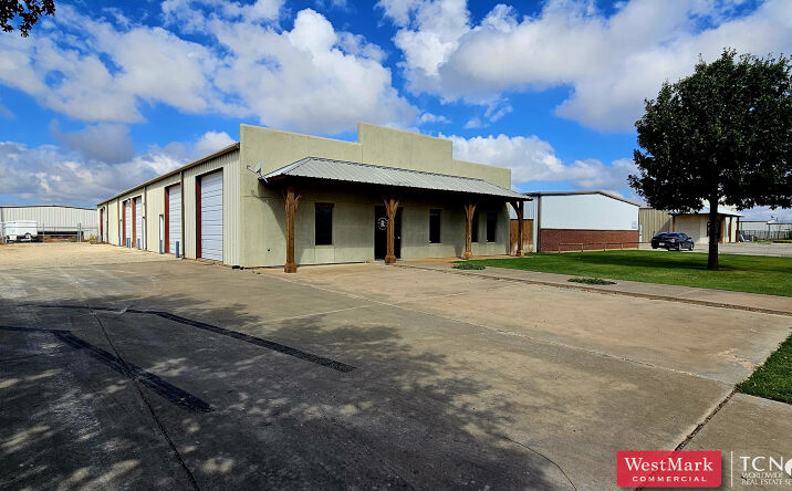 Pictures of Industrial property located at 8226 Valencia Ave, Lubbock, TX 79424 for lease - image #1