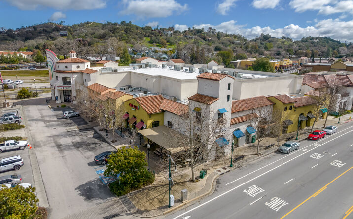 Pictures of Retail, Office, Restaurant property located at 6917 El Camino Real, Atascadero, CA 93422 for lease - image #1