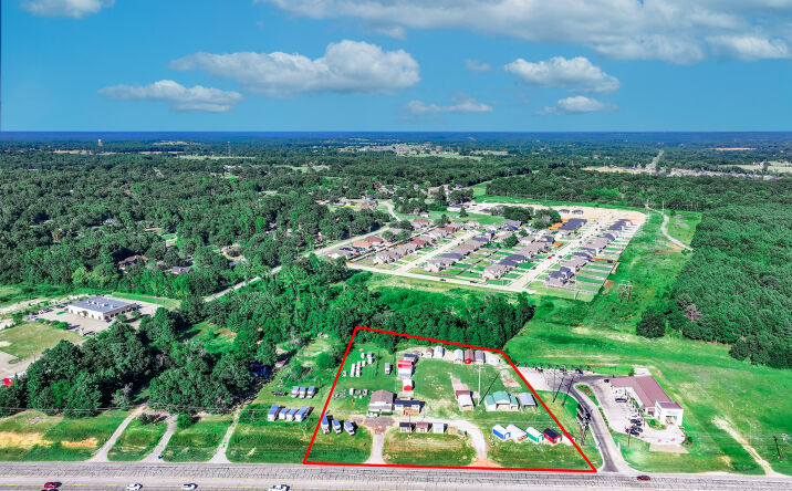 Pictures of Land property located at 2010 S Main St, Lindale, TX 75771 for lease - image #1