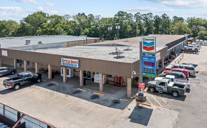 Pictures of Retail property located at 104 N Main St, Huntington, TX 75949 for lease - image #1
