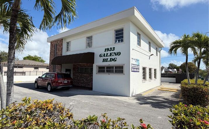 Pictures of Office property located at 1933 SW 27th Ave, Miami, FL 33145 for lease - image #1