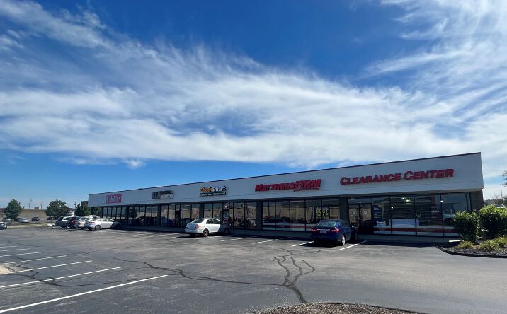 Pictures of Retail property located at 125-139 E Kemper Rd, Cincinnati, OH 45246 for lease - image #1