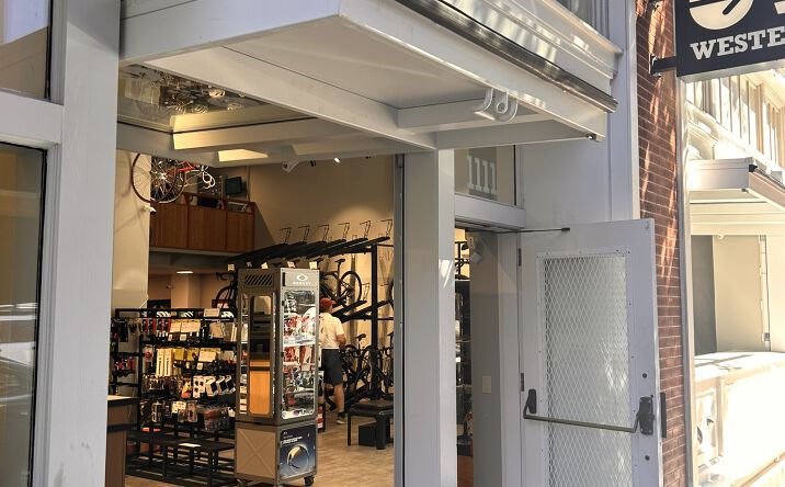 Pictures of Retail property located at 1111 SW Washington St, Portland, OR 97205 for sales - image #1