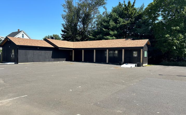 Pictures of Retail property located at 9 Lucy St, Woodbridge, CT 06525 for lease - image #1