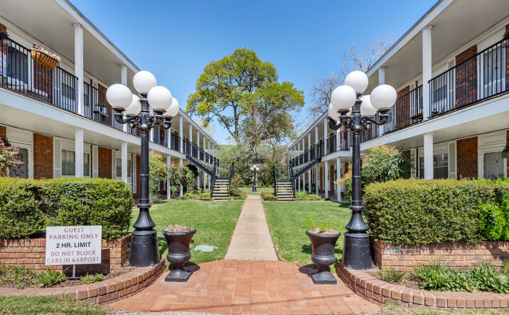Pictures of Special Purpose property located at 401 E Main St, Brenham, TX 77833 for lease - image #1