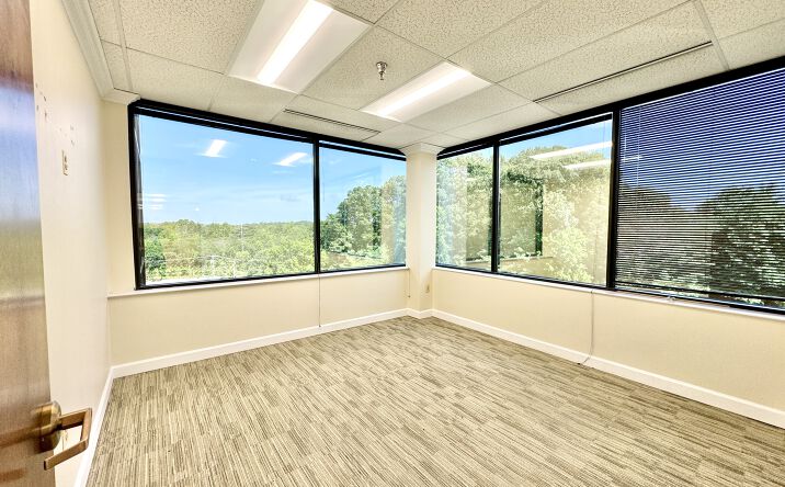 Pictures of Office property located at 2200 Defense Hwy, Crofton, MD 21114 for lease - image #1