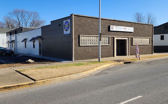 Pictures of Retail, Office, Industrial property located at 517 N Fulton Ave, Evansville, IN 47710 for lease - image #1