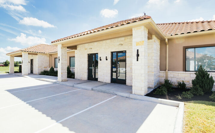 Pictures of Office property located at 8525 N Sam Houston Pkwy E, Humble, TX 77396 for lease - image #1