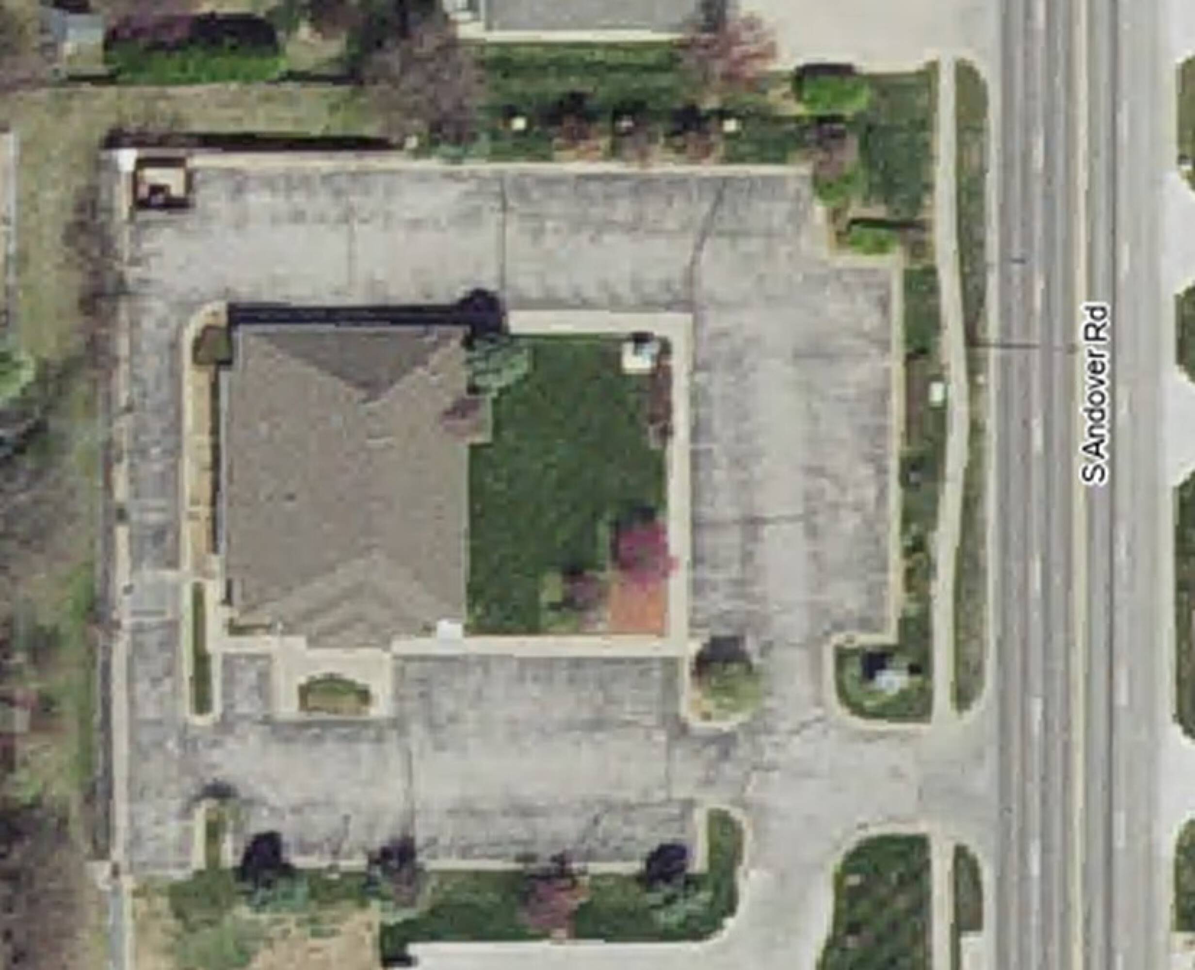 215 S Andover Rd, Andover, KS 67002