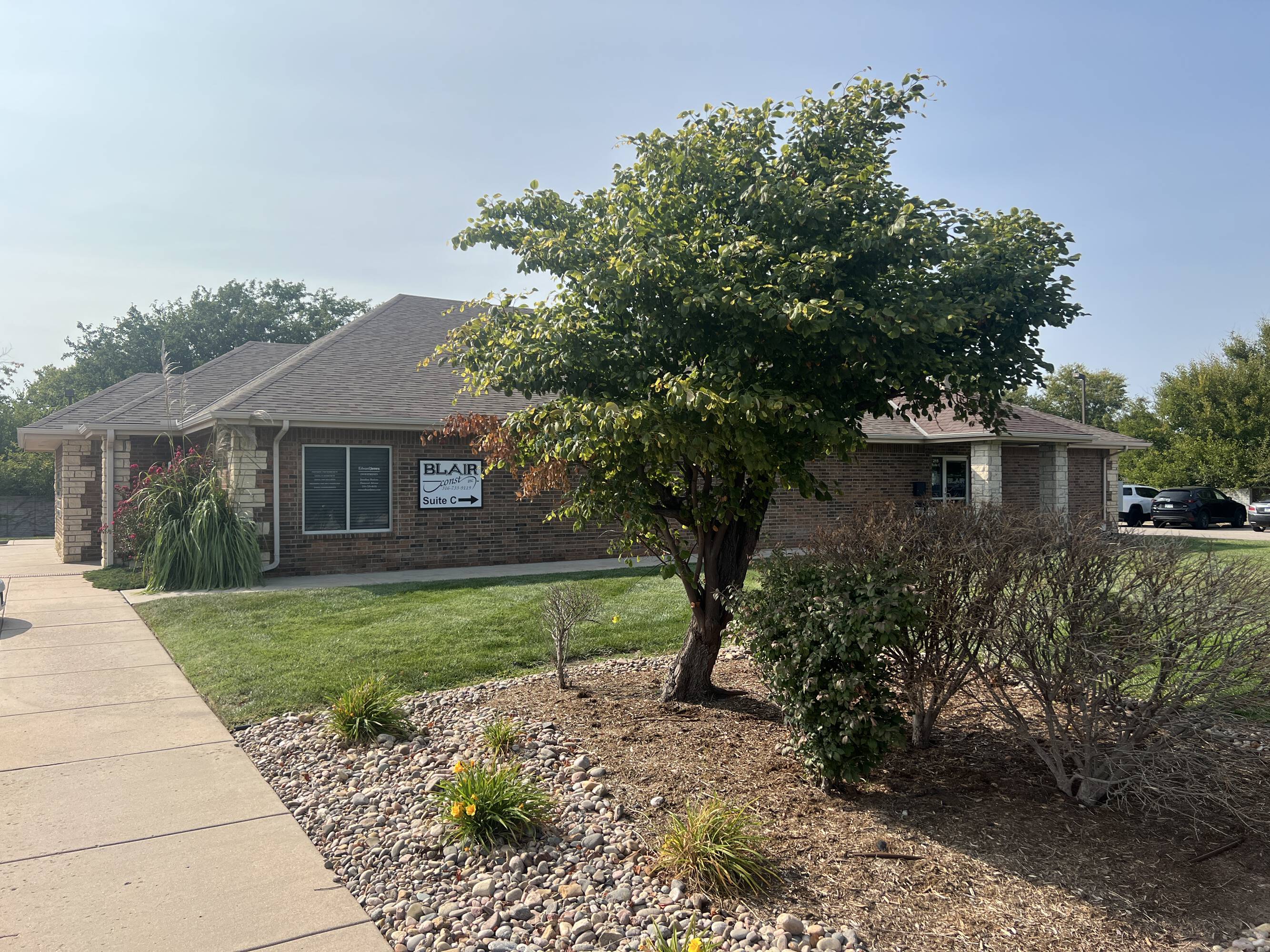 215 S Andover Rd, Andover, KS 67002