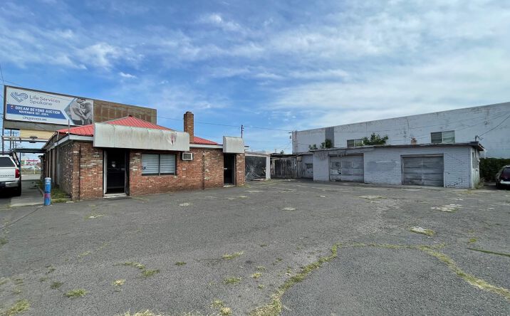 Pictures of Retail property located at 322 N Freya St, Spokane, WA 99202 for lease - image #1