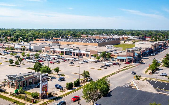 Pictures of Retail property located at 5700 W Capitol Dr, Milwaukee, WI 53216 for lease - image #1