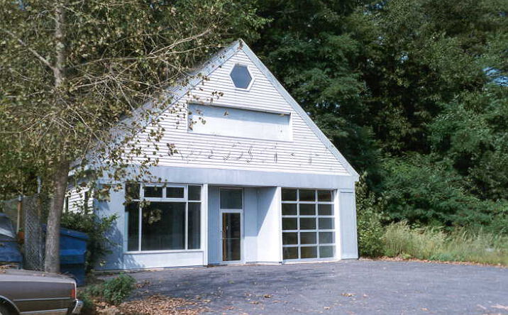 Pictures of Retail, Office, Industrial property located at 2 Edgemoor Ave, Wellesley, MA 02482 for lease - image #1