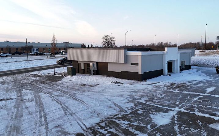 Pictures of Retail, Office, Restaurant property located at 990 US-10, Detroit Lakes, MN 56501 for lease - image #1