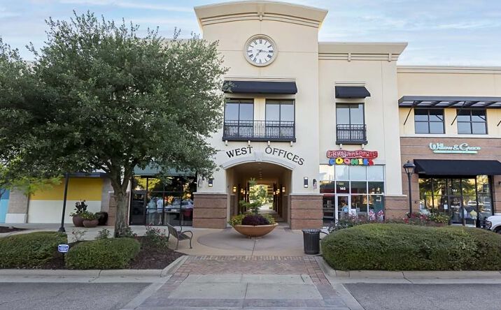 Pictures of Retail property located at 144 Market St, Flowood, MS 39232 for lease - image #1