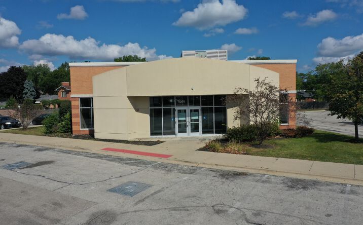 Pictures of Retail property located at 5200 Dempster St, Skokie, IL 60077 for lease - image #1