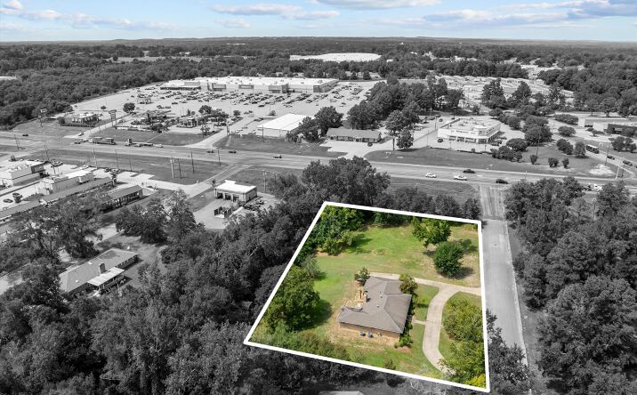 Pictures of Land property located at 103 Wesley Dr, Palestine, TX 75801 for lease - image #1